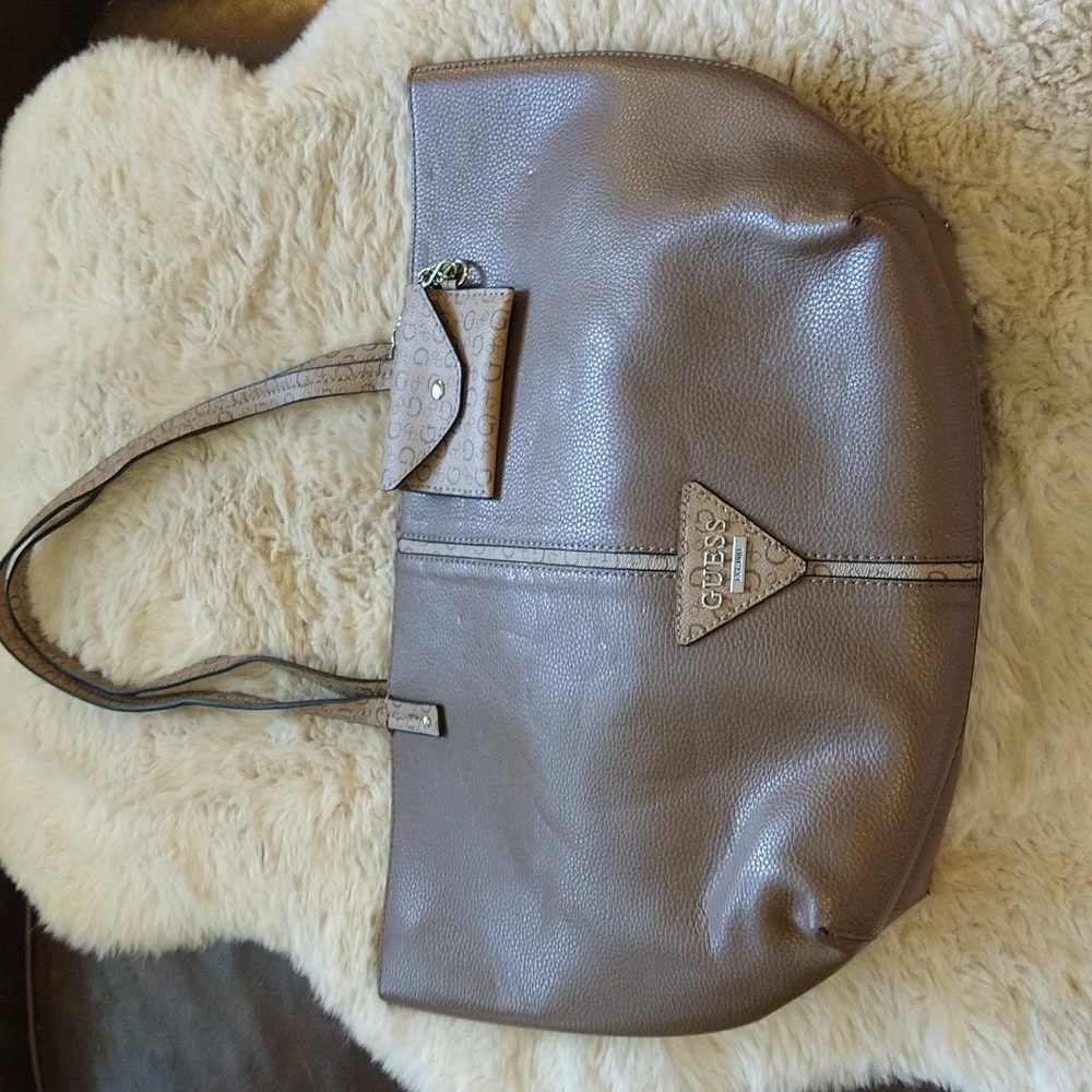 Guess tote/shoulder bag and credit card holder.